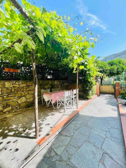 Bright Finalborgo Apartment Finale Ligure Exterior foto